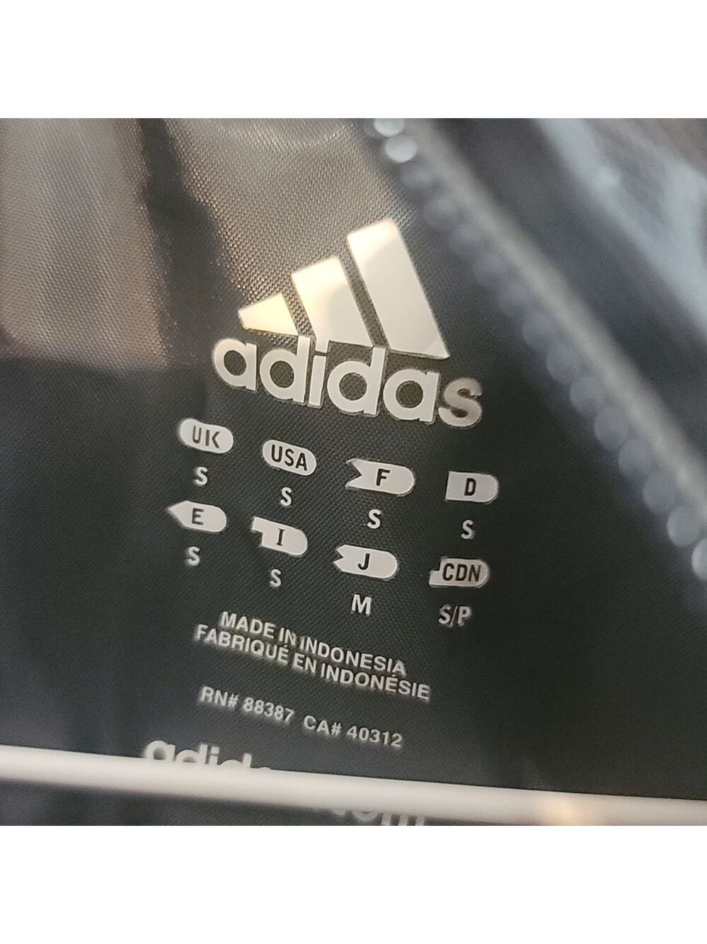 Nwot Adidas hooded windbreaker sz small - Picture 5 of 6